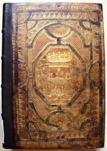 La legatura di Statuta et reformationes circa stilum civitatis Tyburtinae, del 1522. Biblioteca Comunale di Tivoli.