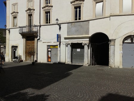 Il portico medievale di Piazza Palatina